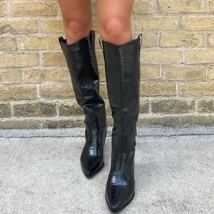 princess polly black riley boot. size 10.
